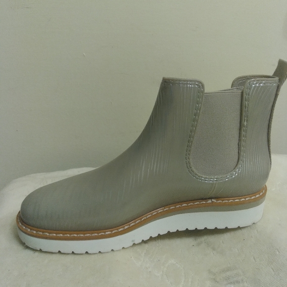 Cougar Jill Malek Rubber Gray Chelsea Rain Boots Size 7 Women's - Picture 9 of 16